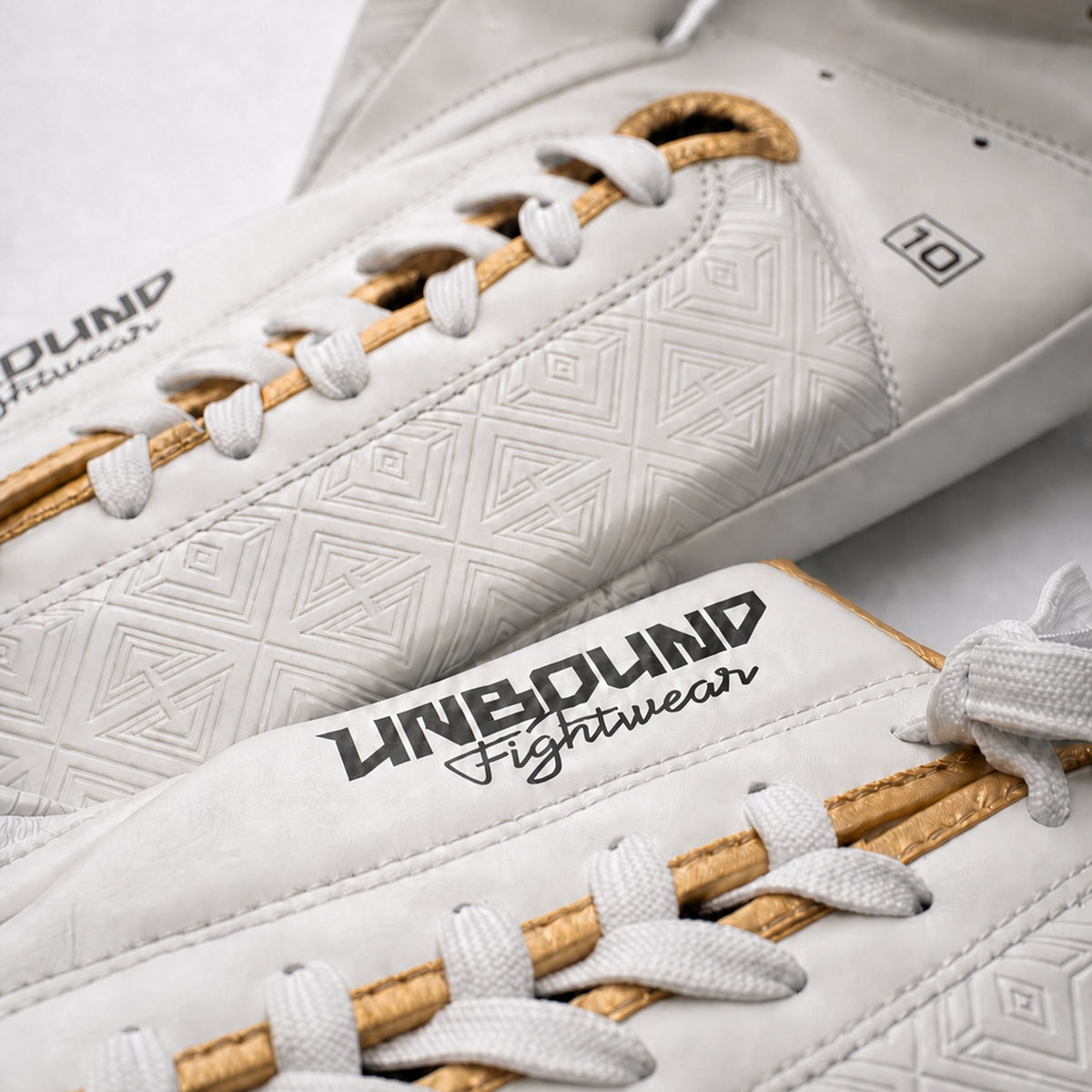 Unbound Lace Up Gloves